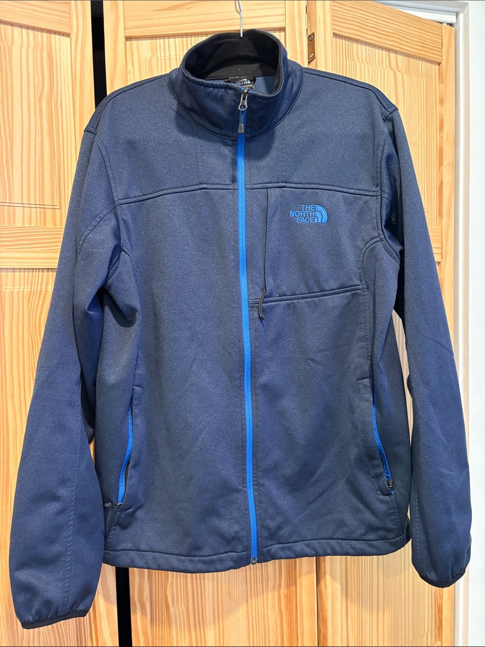 The North Face Men's Navy Blue Apex Risor Fleece Jacket with Bright Blue Trim
